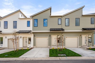 /international/us/2028-sunset-drive-medford-or-110107357339/