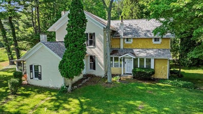/international/us/10241-bair-lake-street-three-rivers-mi-110108505728/
