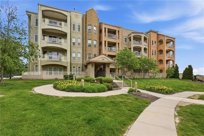 /international/us/3800-n-mulberry-drive-kansas-city-mo-110108389109/