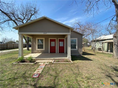 /international/us/257-e-garza-street-new-braunfels-tx-110107868430/