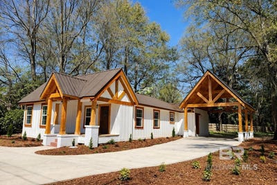 /international/us/613-forrest-avenue-east-brewton-al-110106496482/