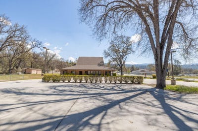 /international/us/50089-road-427-oakhurst-ca-110091408382/