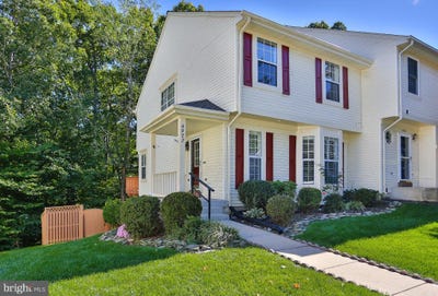 /international/us/4977-buena-vista-drive-dumfries-va-110120461260/