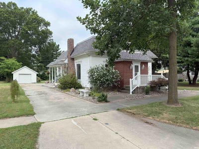 /international/us/301-n-main-street-milford-in-110100995983/