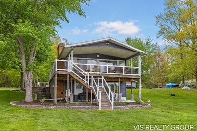 /international/us/46611-vine-avenue-bloomingdale-mi-110108009628/