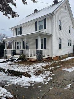/international/us/200-bell-street-lynchburg-va-110105284802/
