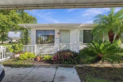 /international/us/2227-greenhaven-drive-sun-city-center-fl-110119958012/