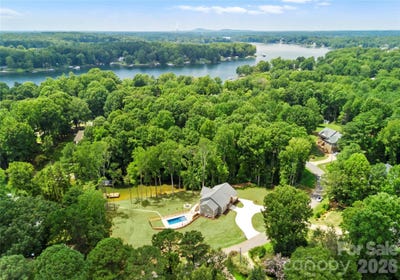/international/us/143-hideaway-lane-mooresville-nc-110119994569/