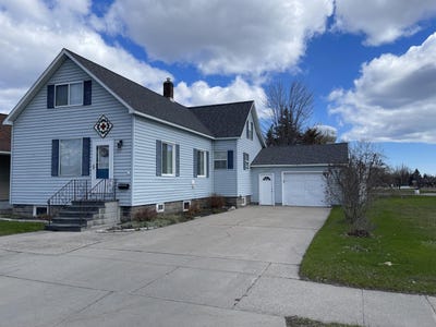 /international/us/711-river-street-alpena-mi-110107881094/