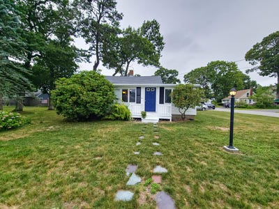 /international/us/15-fir-street-wareham-ma-110100689178/