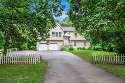 /international/us/627-blue-point-road-holtsville-ny-110101014596/