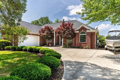 /international/us/102-cooper-drive-santee-sc-110099236572/