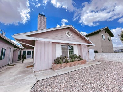 /international/us/942-barbara-ln-pomona-ca-110107453390/
