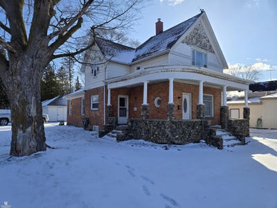 /international/us/202-s-main-street-yale-mi-110105359113/