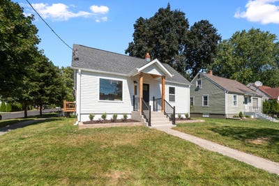 /international/us/1005-center-st-delavan-wi-110106549632/