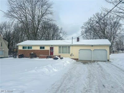 /international/us/8305-hiram-place-se-warren-oh-110105466936/