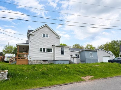 /international/us/424-forbush-avenue-berlin-nh-110108491912/