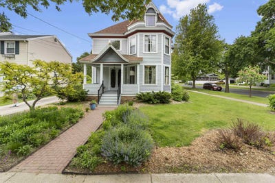 /international/us/341-w-mckinley-street-stoughton-wi-110099880287/