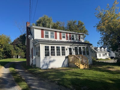 /international/us/8-judd-street-presque-isle-me-110102304623/