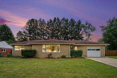 /international/us/1328-applecroft-avenue-portage-mi-110108852618/