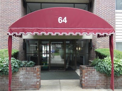 /international/us/64-main-st-stoneham-ma-110107749823/
