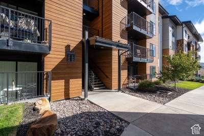 /international/us/6617-serviceberry-dr-park-city-ut-110110297450/