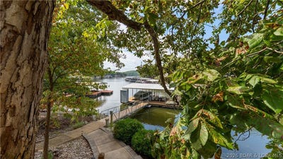 /international/us/208-sunrise-harbor-road-sunrise-beach-mo-110110356888/