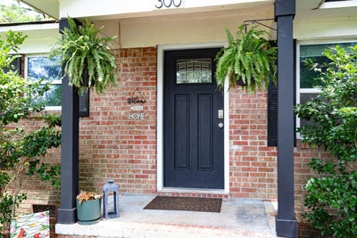 /international/us/300-w-end-drive-moncks-corner-sc-110108813689/