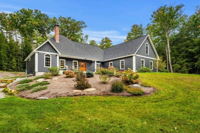 /international/us/206-bennett-road-henniker-nh-110120158088/