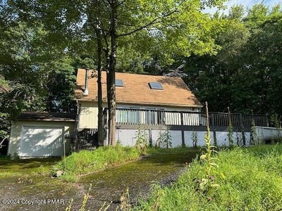 /international/us/1109-bob-cat-court-long-pond-pa-110098622767/