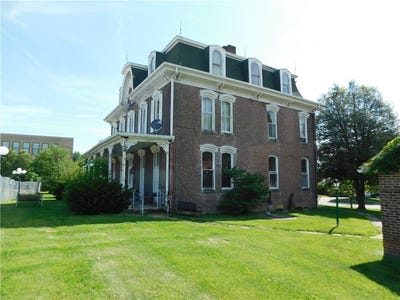 /international/us/367-morgantown-street-uniontown-pa-110108472053/