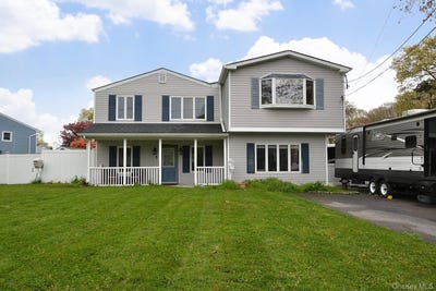 /international/us/111-fuller-avenue-islip-ny-110106704226/