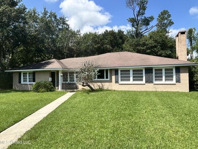 /international/us/4464-kendall-circle-gulfport-ms-110103977381/
