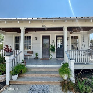 /international/us/136-main-street-bay-saint-louis-ms-110102306256/