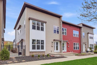 /international/us/304-n-van-buren-street-green-bay-wi-110107827186/