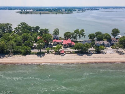/international/us/1431-cedar-point-road-sandusky-oh-110106211924/