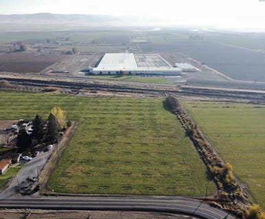 /international/us/high-school-road-mabton-wa-110103504126/