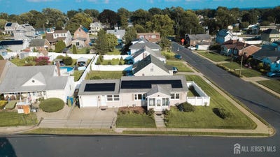 /international/us/2-hilltop-avenue-sayreville-nj-110120154723/