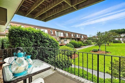 /international/us/18-williamsburg-ct-shrewsbury-ma-110100316509/