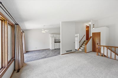 /international/us/4029-silver-lake-rd-ne-saint-anthony-mn-110109143988/
