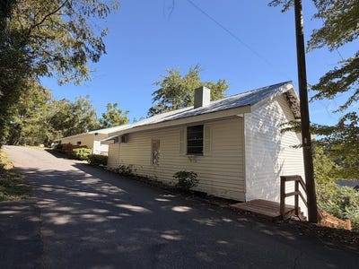 /international/us/74-78-hill-street-dillsboro-nc-110120029601/