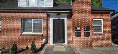 /international/us/2912-woodleigh-street-winston-salem-nc-110107782478/