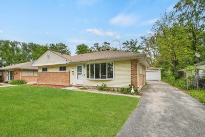 /international/us/419-s-orchard-drive-park-forest-il-110108193718/