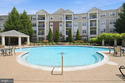 /international/us/12929-centre-park-circle-herndon-va-110107507946/