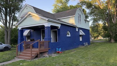 /international/us/716-robinson-street-danville-il-110108349708/