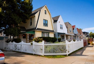 /international/us/210-04-94th-avenue-queens-village-ny-110120772676/