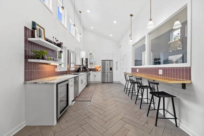/international/us/3159-s-kinnickinnic-ave-milwaukee-wi-110100628656/?lang=en