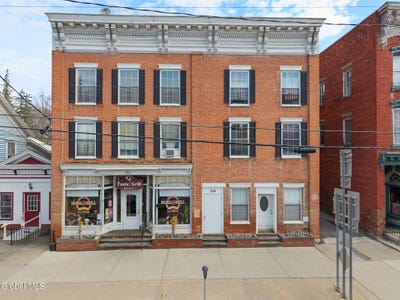 /international/us/334-main-street-middleburgh-ny-110107613122/