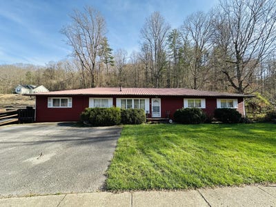 /international/us/212-town-branch-road-manchester-ky-110106494824/
