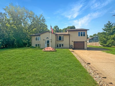/international/us/2832-mill-street-slayton-mn-110109132782/
